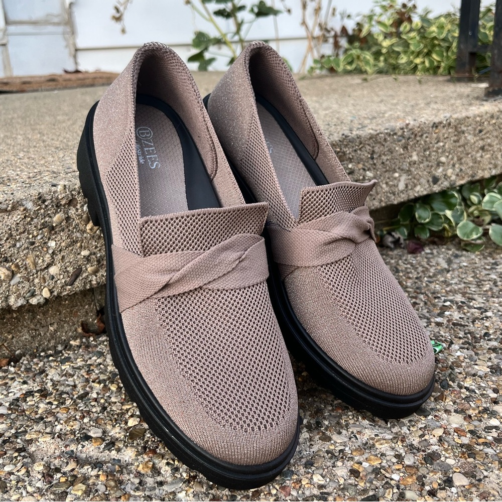 Basically New Bzees - image 2